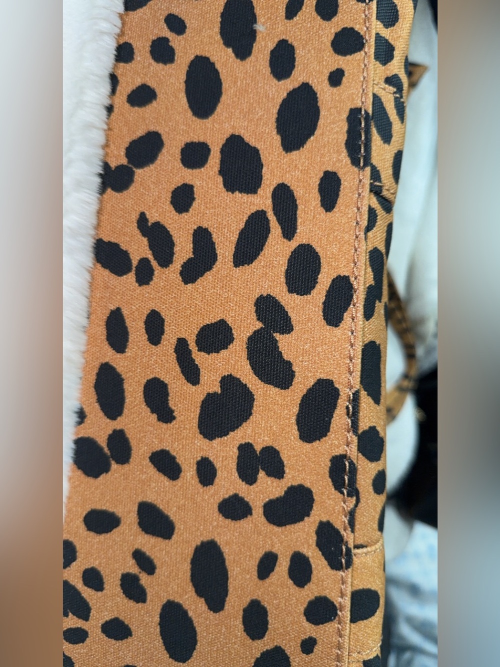 Marc Jacobs The Tote Bag in Leopard Print Tan & Black - Picture 4 of 5